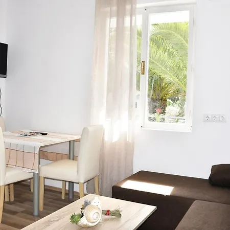 By The Sea Appartement *